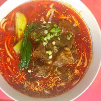 "Sichuan beef noodles", the secret soup. First of all, the bowl of noodles you see will feel very appetizing. Second, the scent will come. Finally, the spicy ta|Sharon Xingさん