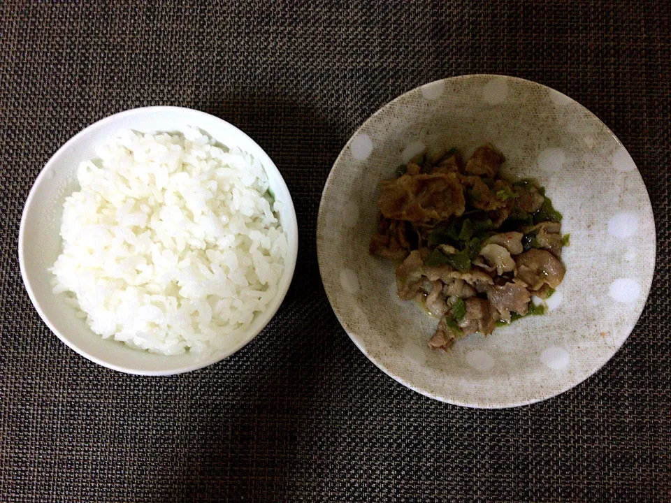 豚肉塩ダレ炒めご飯|ばーさんさん