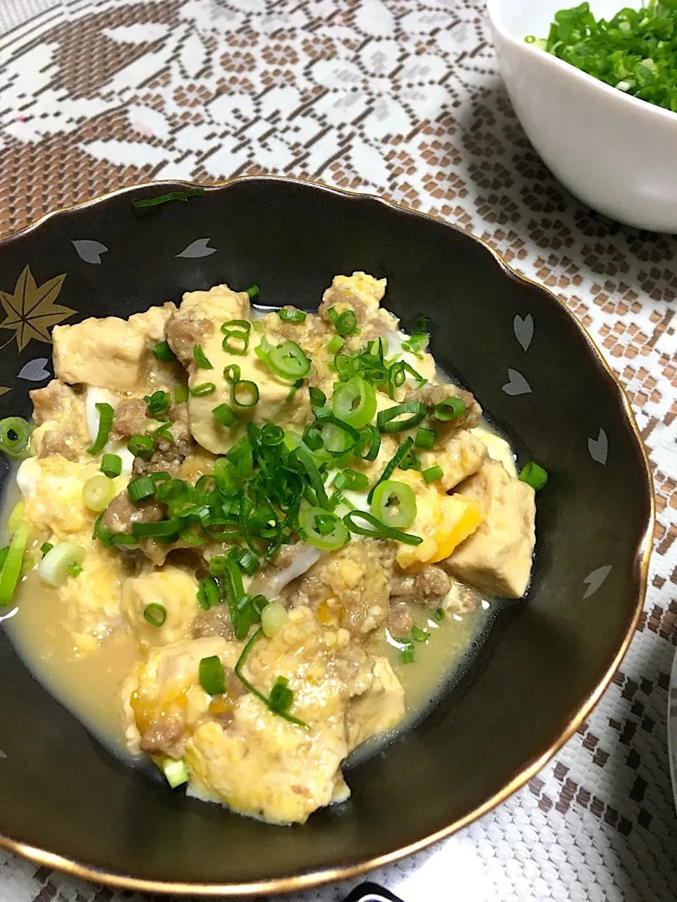 ひき肉豆腐の卵とじ|ヨシヨシさん