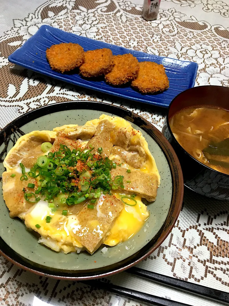 油揚げと卵だけの丼|ヨシヨシさん