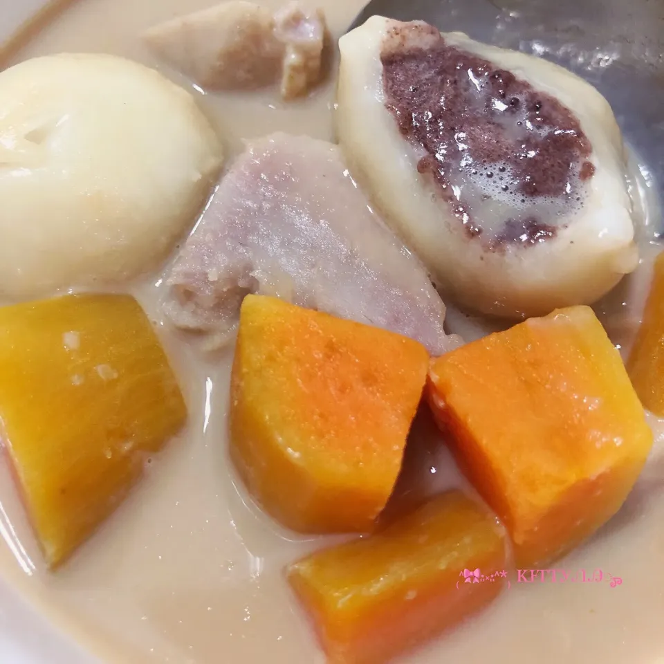 🌴Coconut soya milk🍠sweet potato 💜yam🔴redbeanpastericeball🥣|🎀Kittyna🌸さん