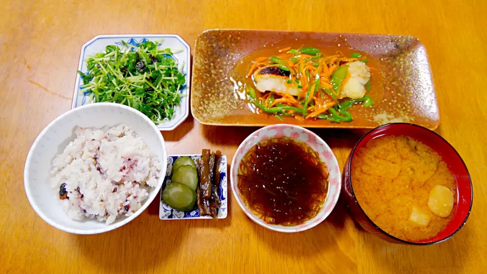 １０月１日　鱈の野菜あんかけ　豆苗ナムル　もずく　お漬物　お味噌汁|いもこ。さん