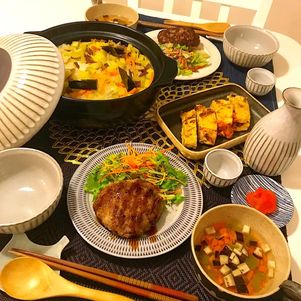 醤油×白だし
ハンバーグと土鍋ごはん作りました！
食欲の秋にぴったりなごはんになりました^ ^|まぁちゃんさん