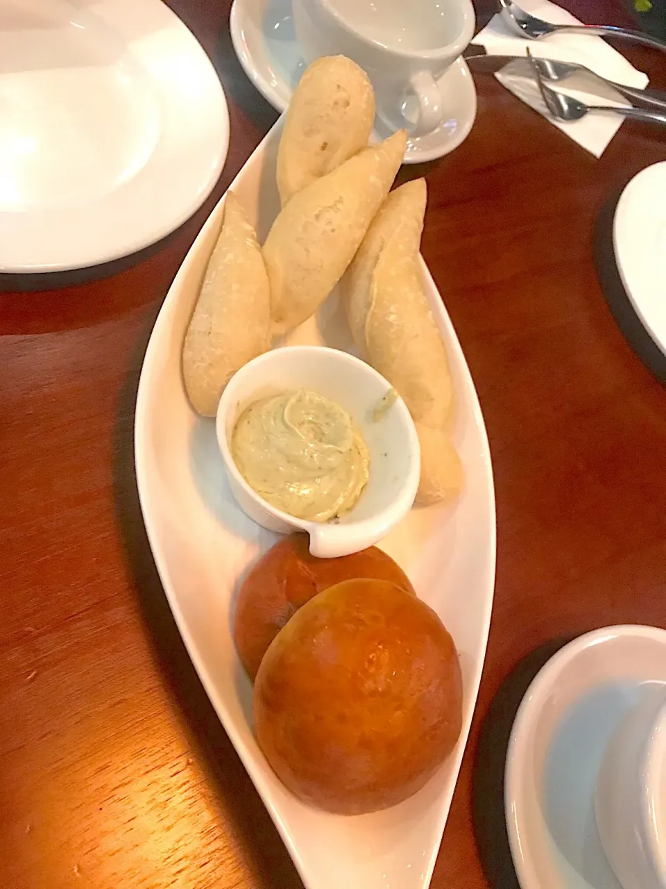 Bread basket with preserved vegetables dips|Sky Blueさん