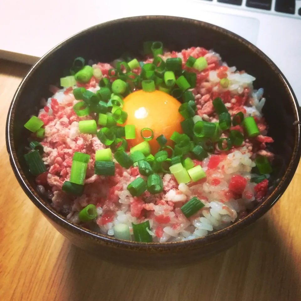 牛トロフレーク丼、ドーン！ #料理男子|けんたろうさん