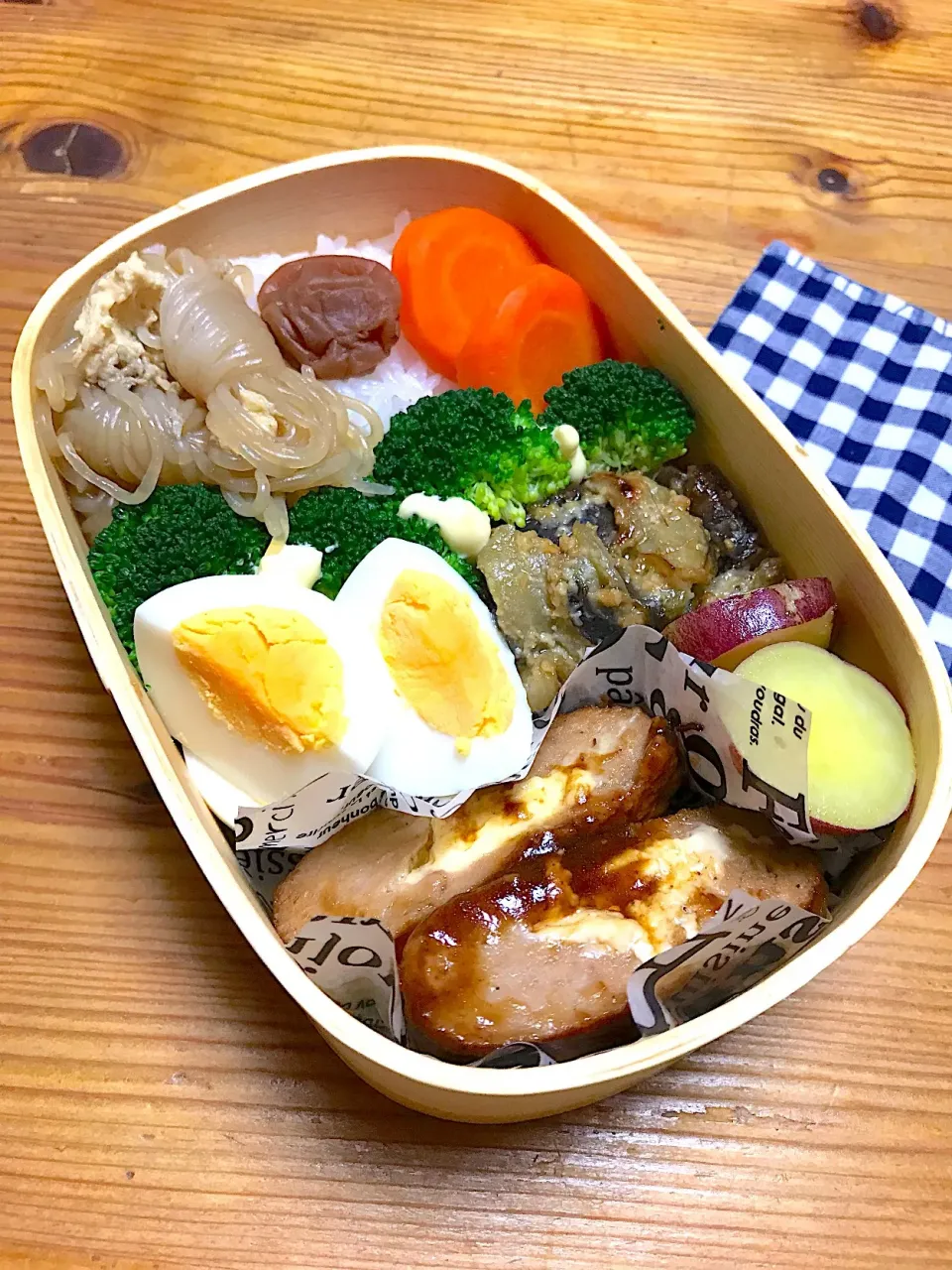 Snapdishの料理写真:娘のお弁当🍱
 #お母さん食堂チーズインハンバーグ
#お母さん食堂
 #まげわっぱ|misakoさん