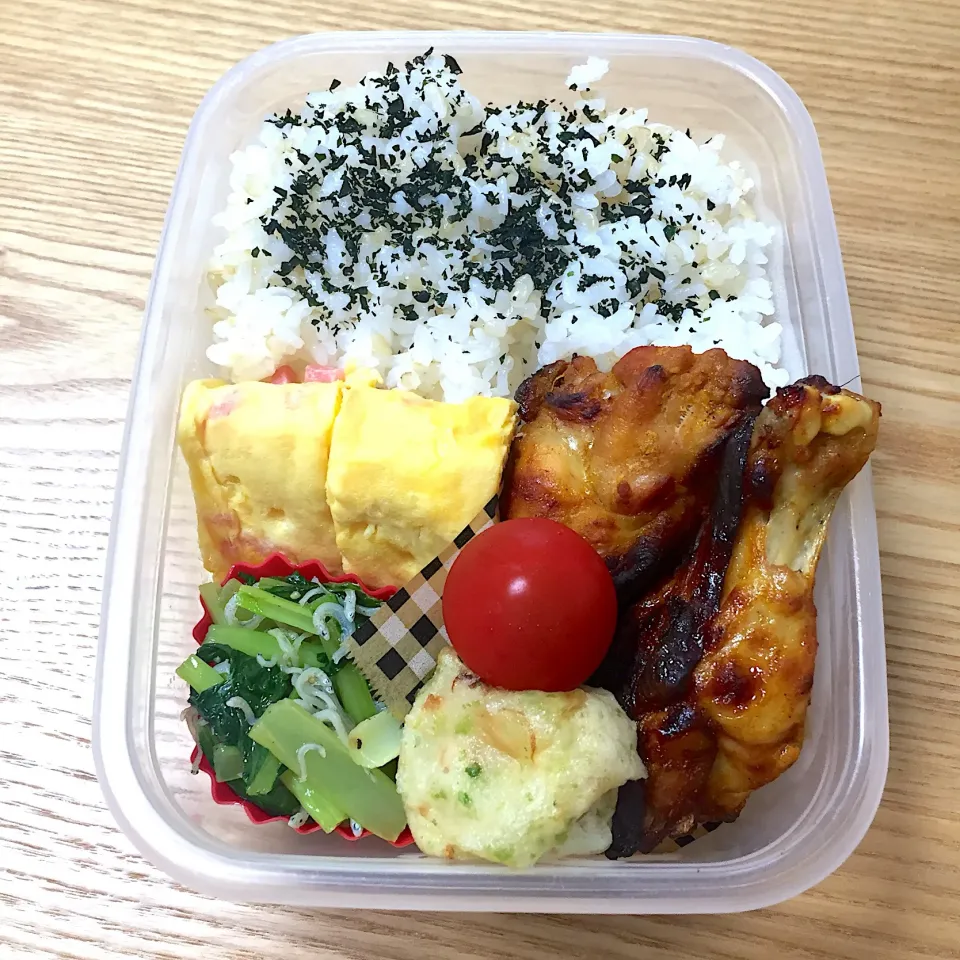 水曜日の旦那さんのお弁当☺︎ #お弁当記録  #タンドリーチキン  #小松菜とじゃこ炒め|むさけんさん