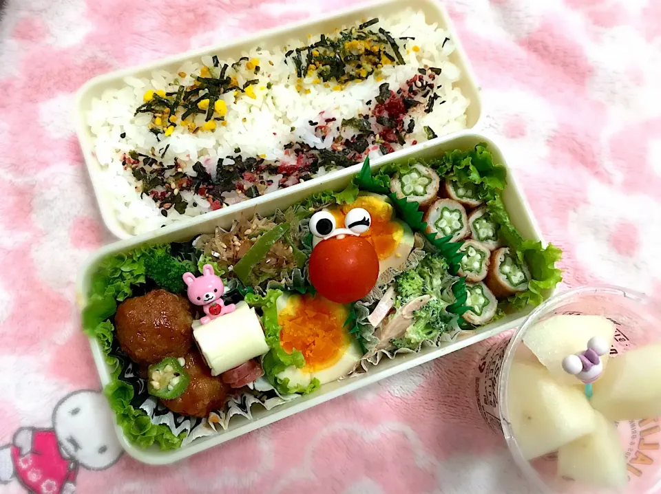 【ニヤリご飯】弁当〜オクラ豚肉巻き・味付け玉子・やみつきピーマン・ブロッコリーハムマヨ・ミートボール・チーズカルパス〜
 #お弁当  #豚肉巻き  #無限ピーマン  #きゃら弁  #キャラ弁|華恋さん