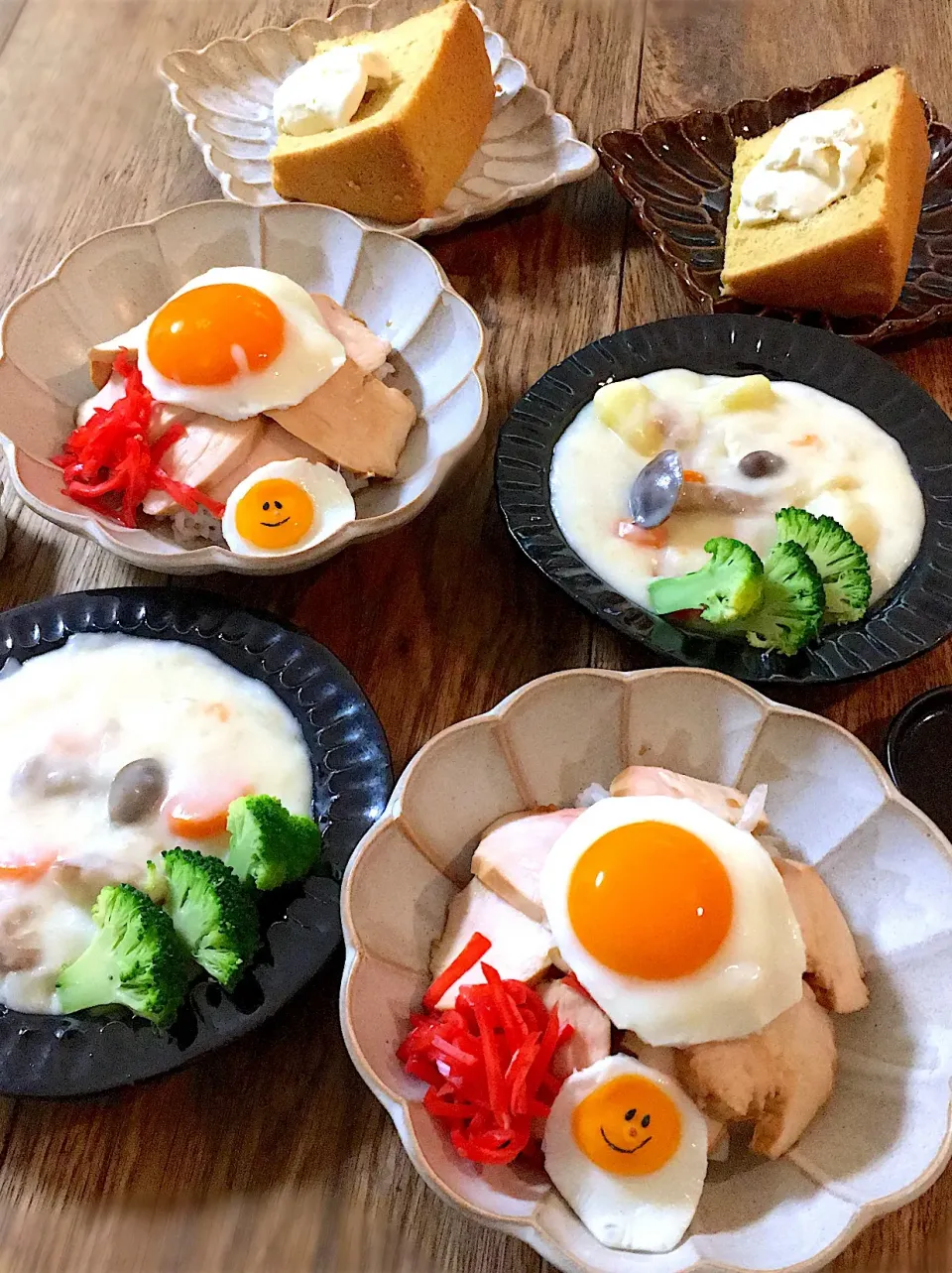 今日のこどもごはん💕
鶏チャーシュー丼✨クリームシチュー✨和三盆シフォンケーキ✨|加藤よしえさん