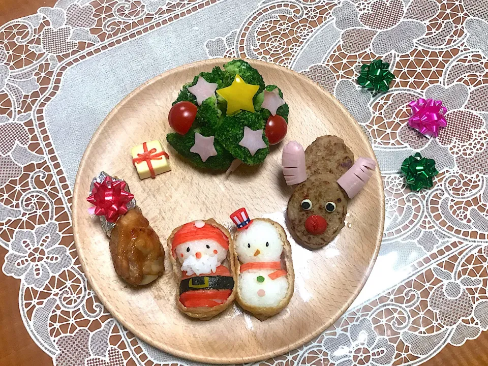 12月のお料理教室用試作品🎄
サンタさんのお稲荷ワンプレートにしようかな😊|makoさん