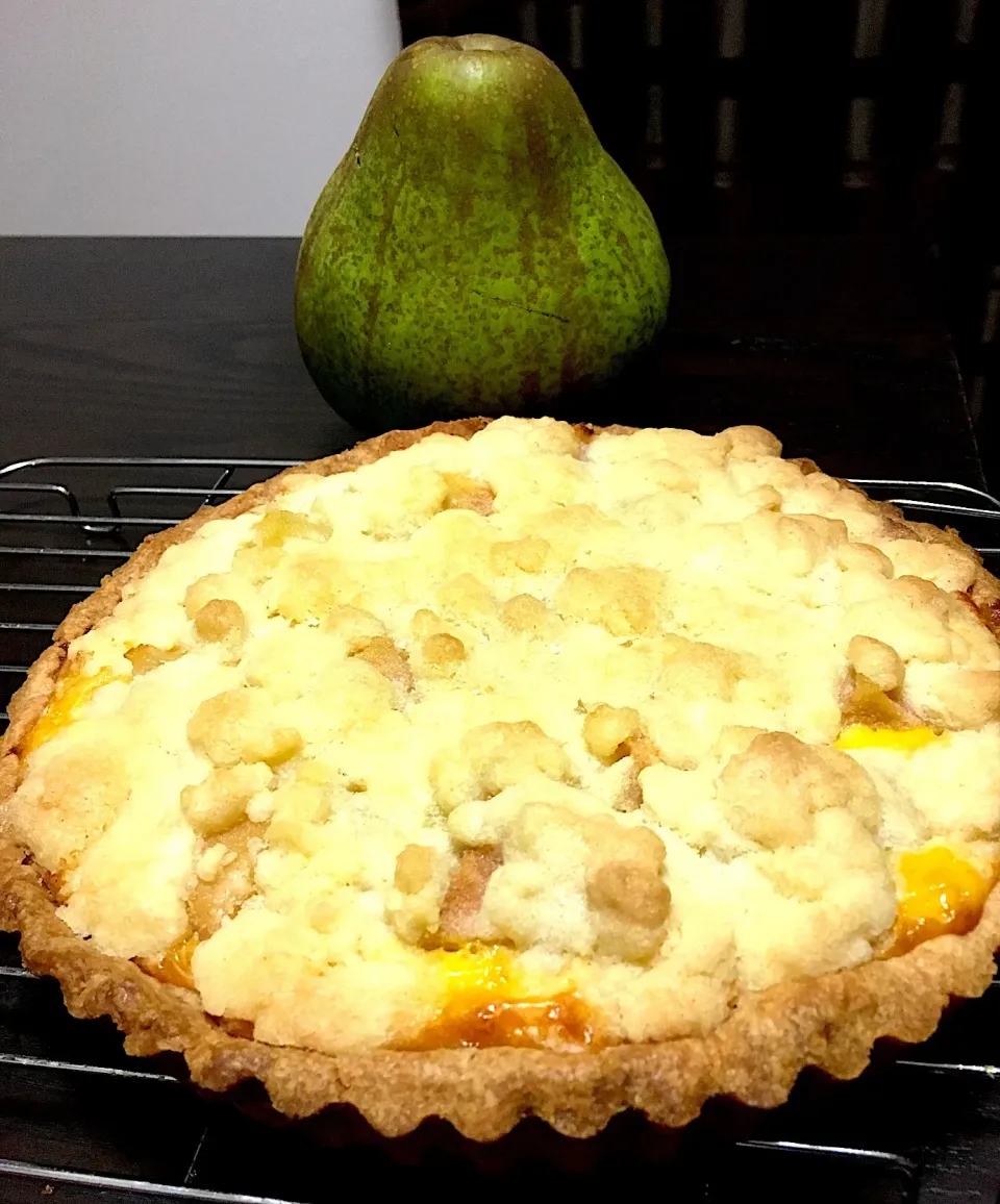 Pear Crumble Tart|Melia Sandya Utamiさん