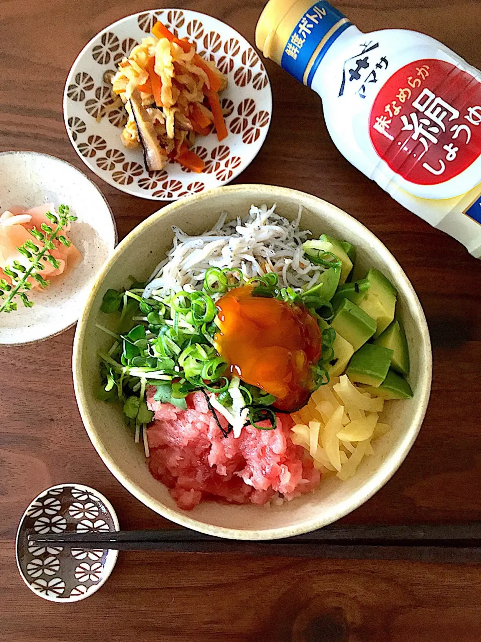 絹醤油+みりん+卵黄で濃厚ネギトロ丼|すいかみどりさん