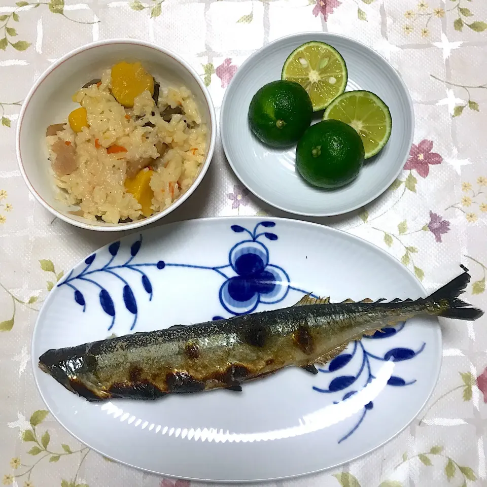 栗ご飯と秋刀魚で、秋の味覚です(*^^*)|プリンセスみっちゃんさん