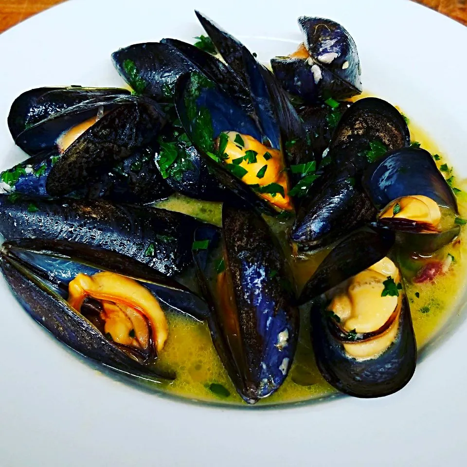 Spicy Thai Mussels
 #Spicy #Thai #Mussels|Precious Loveさん