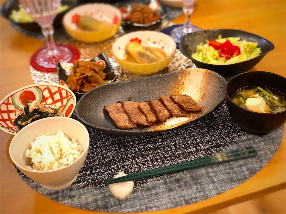 牛カルビ焼き
ワカメ ツナ ポン酢和え
なす 翡翠煮
きんぴらごぼう
サラダ|nana 🍅さん