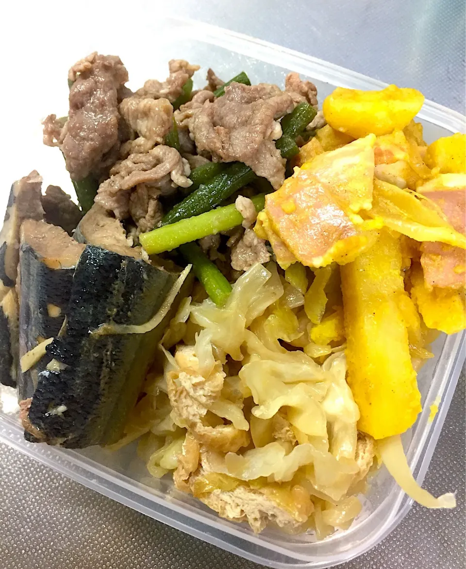 #私弁当  #やさいたっぷり #さんま#余り物へるしー弁当(o^^o)|ゆきっちさん