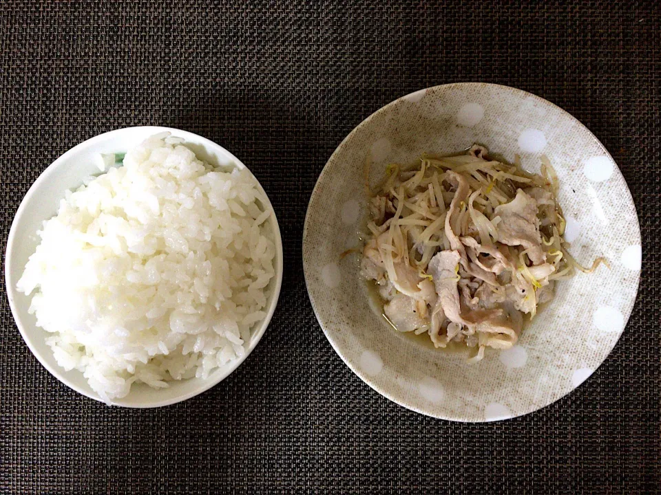 豚肉もやし炒めご飯|ばーさんさん