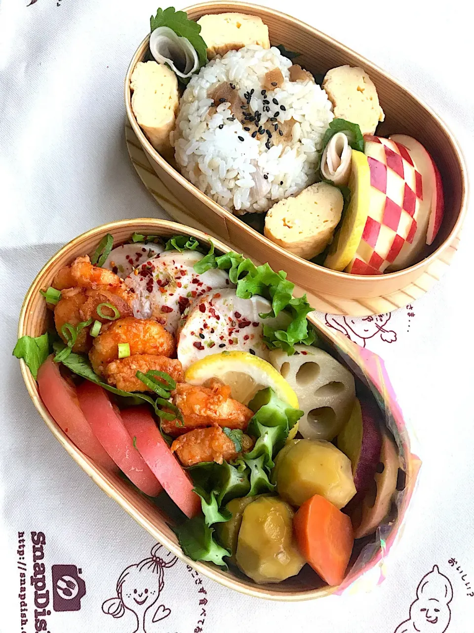 週末恒例お片付けJK(女子高齢者)弁当🍱 甘酒で海老チリと甘酒の鶏ハム   #お片付け弁当 #甘酒＃onigiri  action|とんちんさん