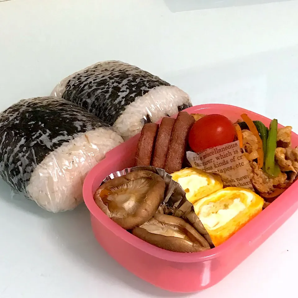 パパのおにぎりと娘っちのお弁当(^^)
 #お弁当  #おにぎり|kakoさん