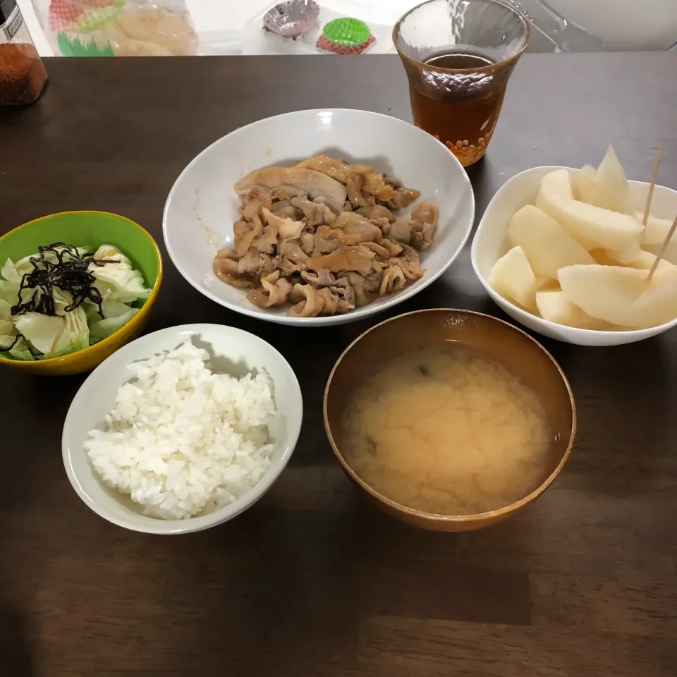 Snapdishの料理写真:豚の生姜焼き、しじみのみそ汁|ひかぽんさん