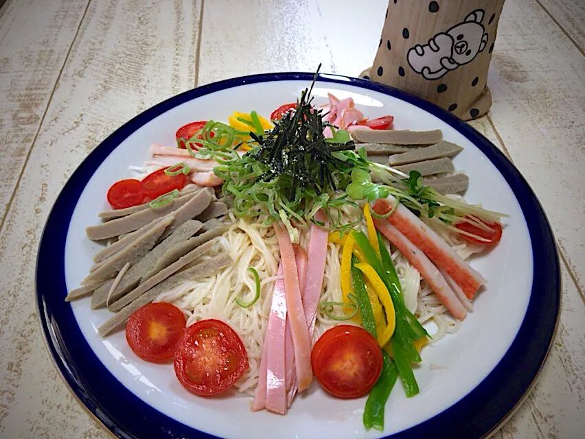 今日の男飯(๑˃̵ᴗ˂̵)ぶっかけソーメン🎶
素麺とっておいて良かったと思える気温(๑˃̵ᴗ˂̵)|ひーちゃんさん