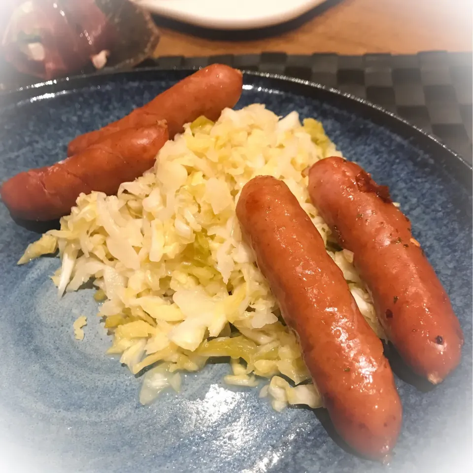 ザワークラウトとソーセージでドイツ🇩🇪なディナー🍽|YOさん