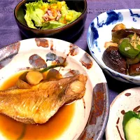 Snapdishの料理写真:赤魚の煮付け
茄子とピーマン🍆の煮浸し
ツナとコーンのサラダ🥗
胡瓜の糠漬け🥒|rinrinさん