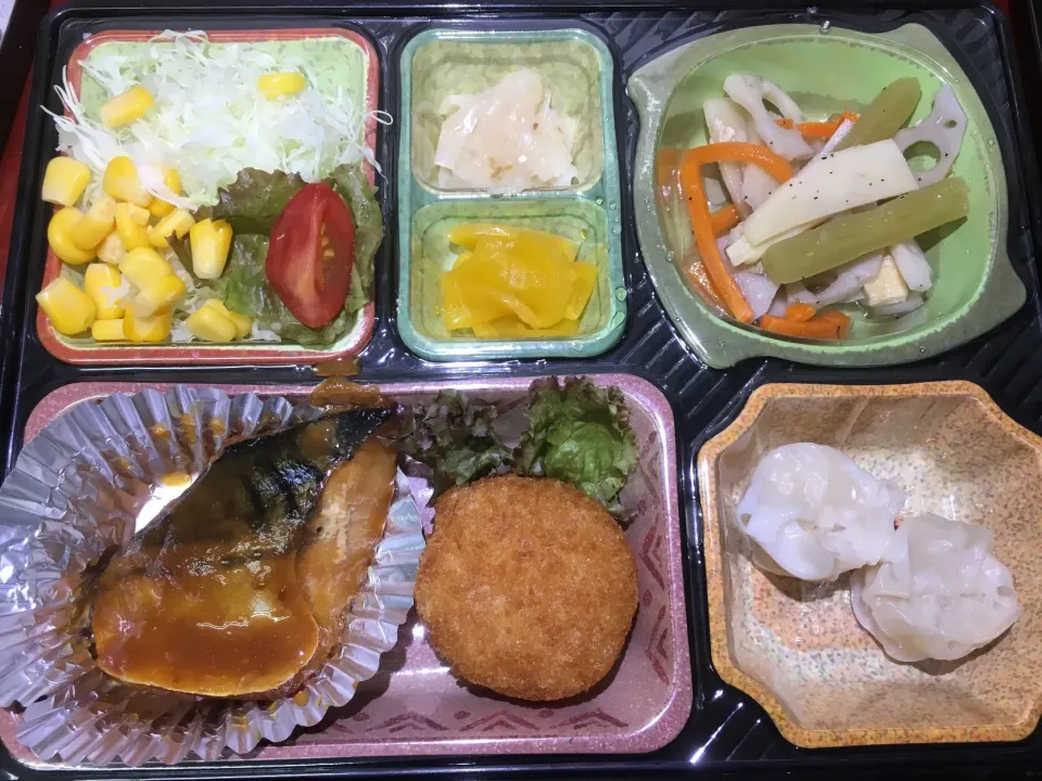 Snapdishの料理写真:お任せメニュー 日替わり宅配弁当 豊川市豊橋市一部エリア配達|Naokazu Kuritaさん