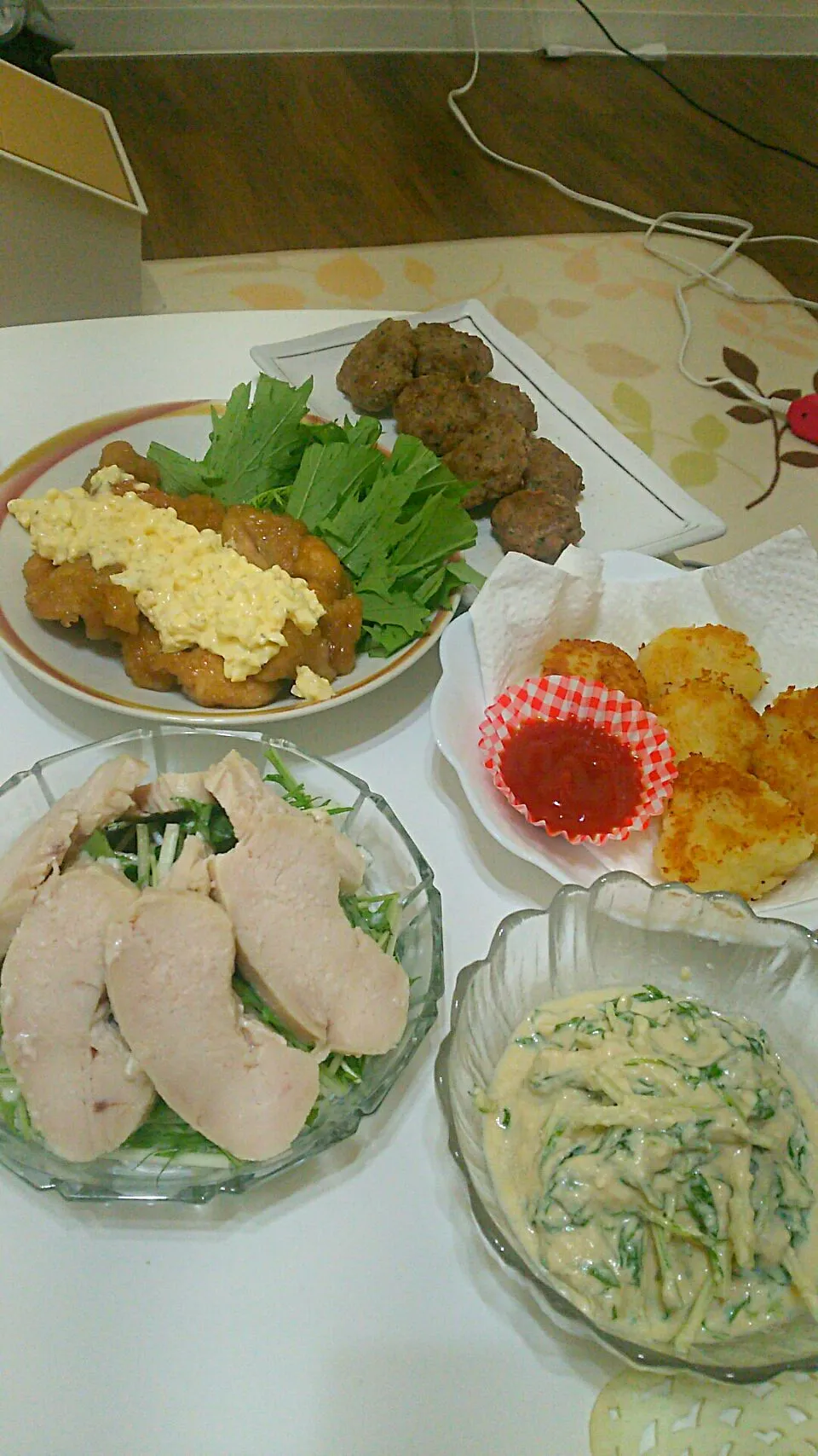 揚げない☆鶏もも肉でチキン南蛮
のり塩つくね
ハッシュポテト
水菜と豆腐の白和え～わさび味～
蒸し鶏サラダ
レンコンと豆腐のコチュマヨ焼き|えりさん