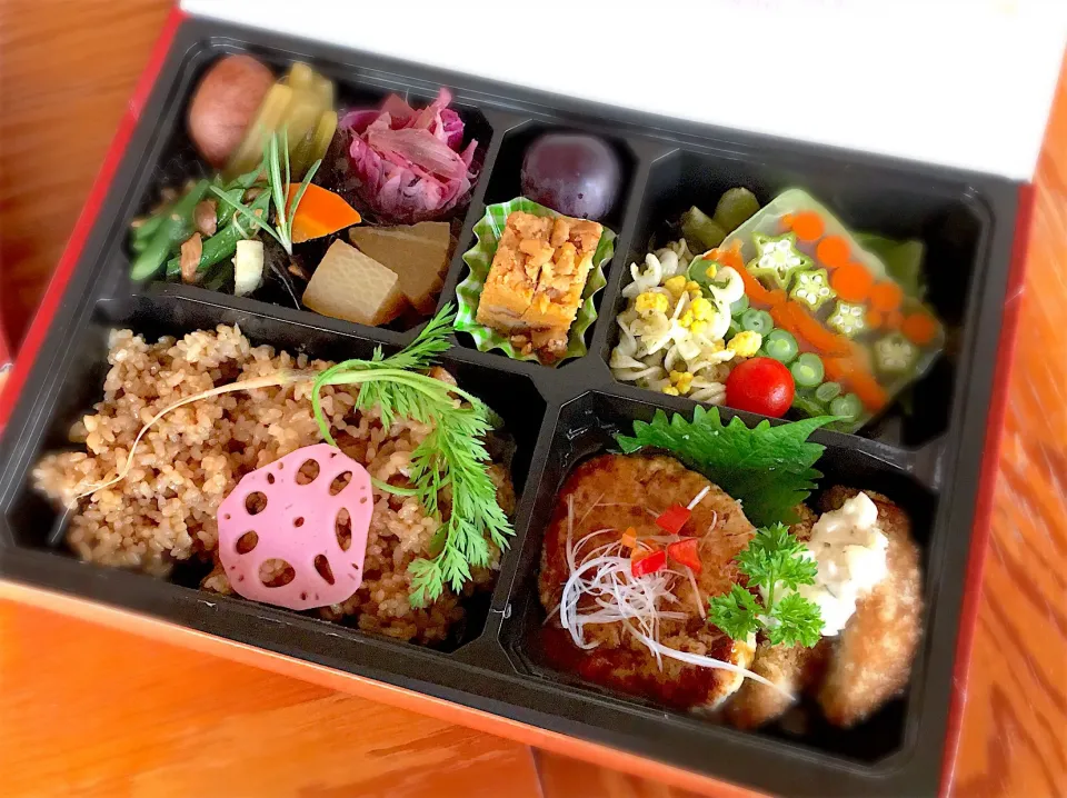 Snapdishの料理写真:VEGANのための秋の行楽弁当|Hiroe Hosodaさん