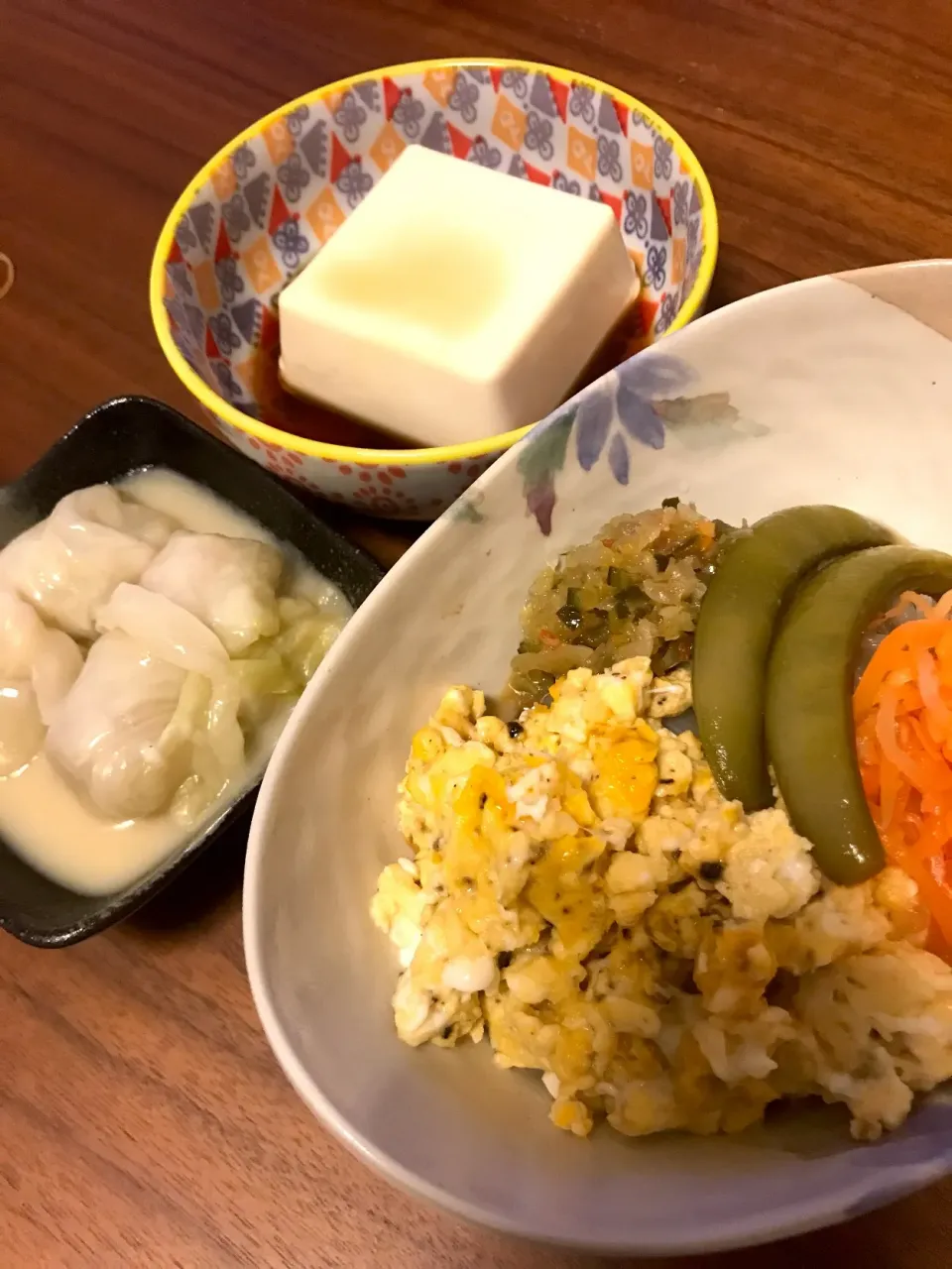 Snapdishの料理写真:2018,10,06 自分用夕飯
#蒟蒻麺の冷麺
#冷奴
 #ロールキャベツクリームシチュー|ATSUMIさん