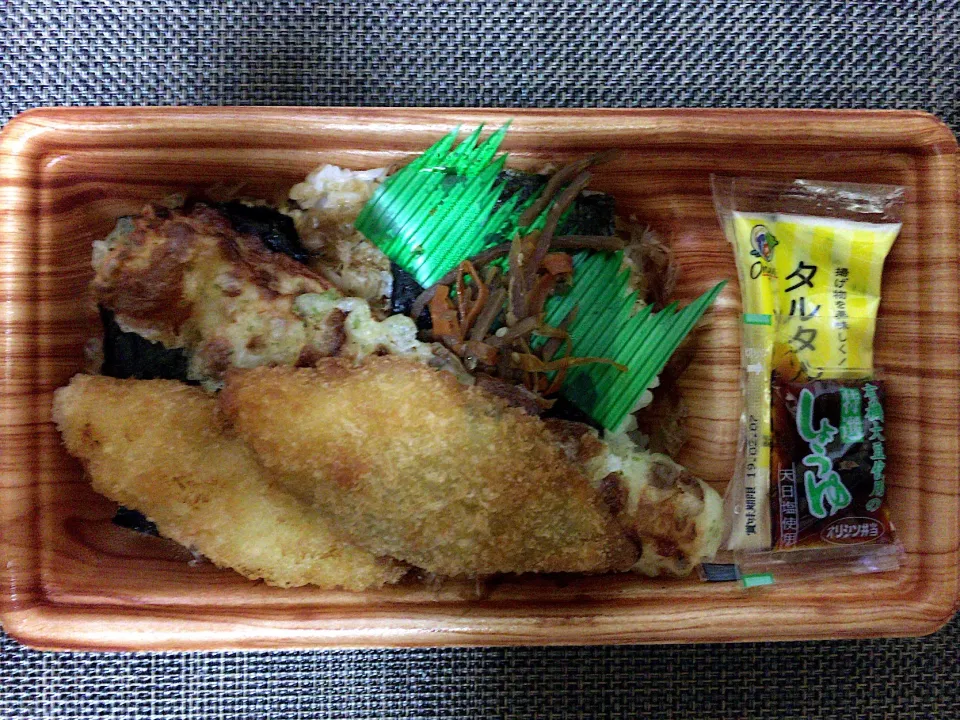 Snapdishの料理写真:オリジン タルタルのり弁当|ばーさんさん