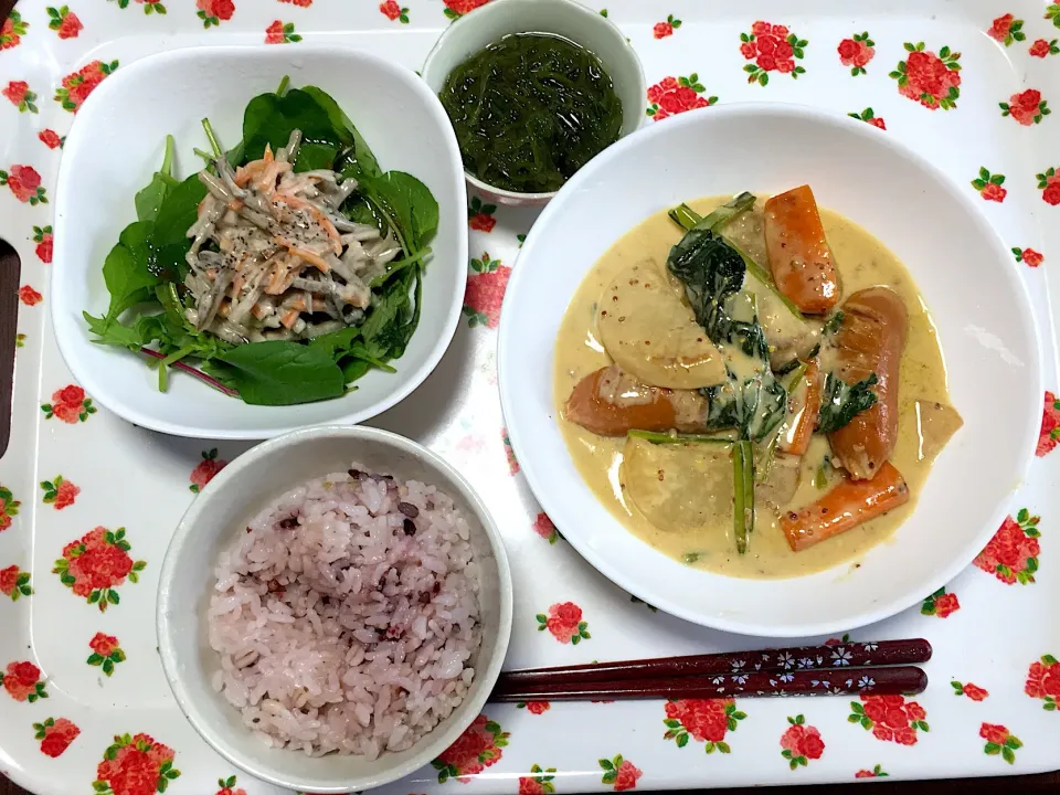 残り物で生クリームの粒マスタード煮
ベビーリーフとゴボウサラダ🥗
めかぶ
スーパーフードプレミアム雑穀ごはん🍚|yumyum😋さん