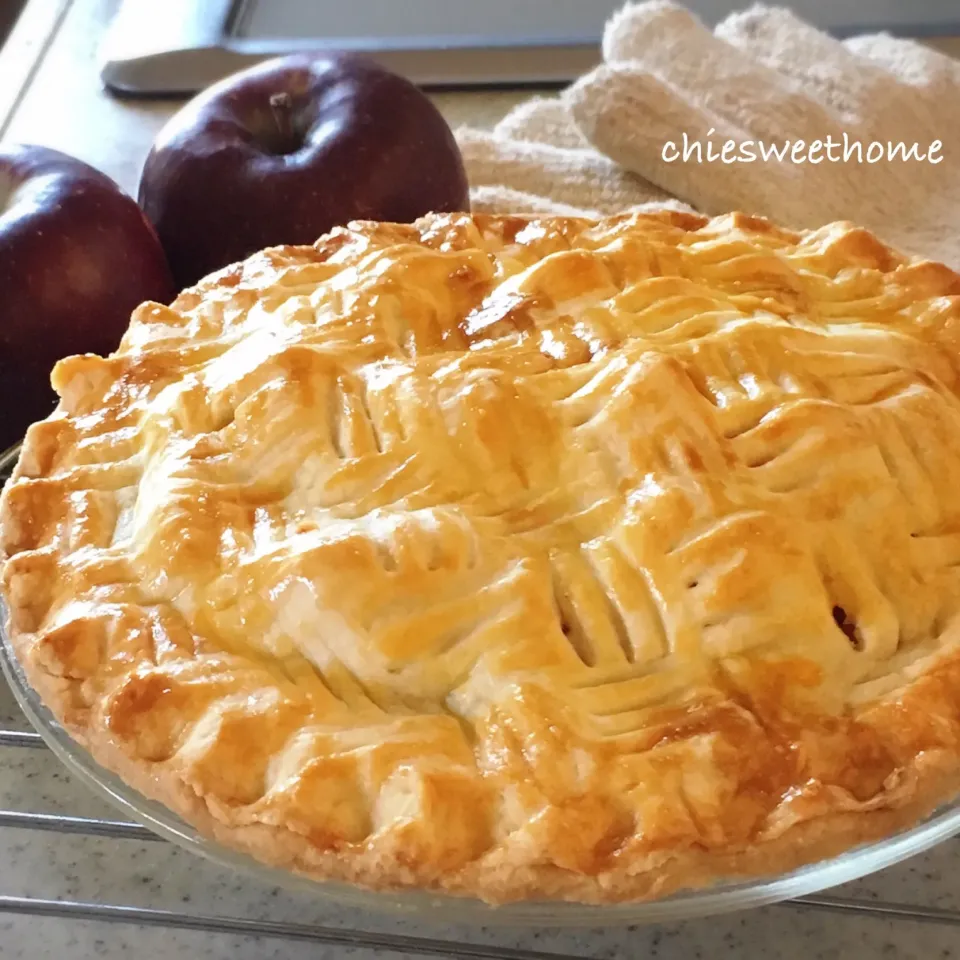 Yuka Nakataさんの料理 パイ生地レシピ付き♥Oldfashioned apple pie|chieko ♪さん