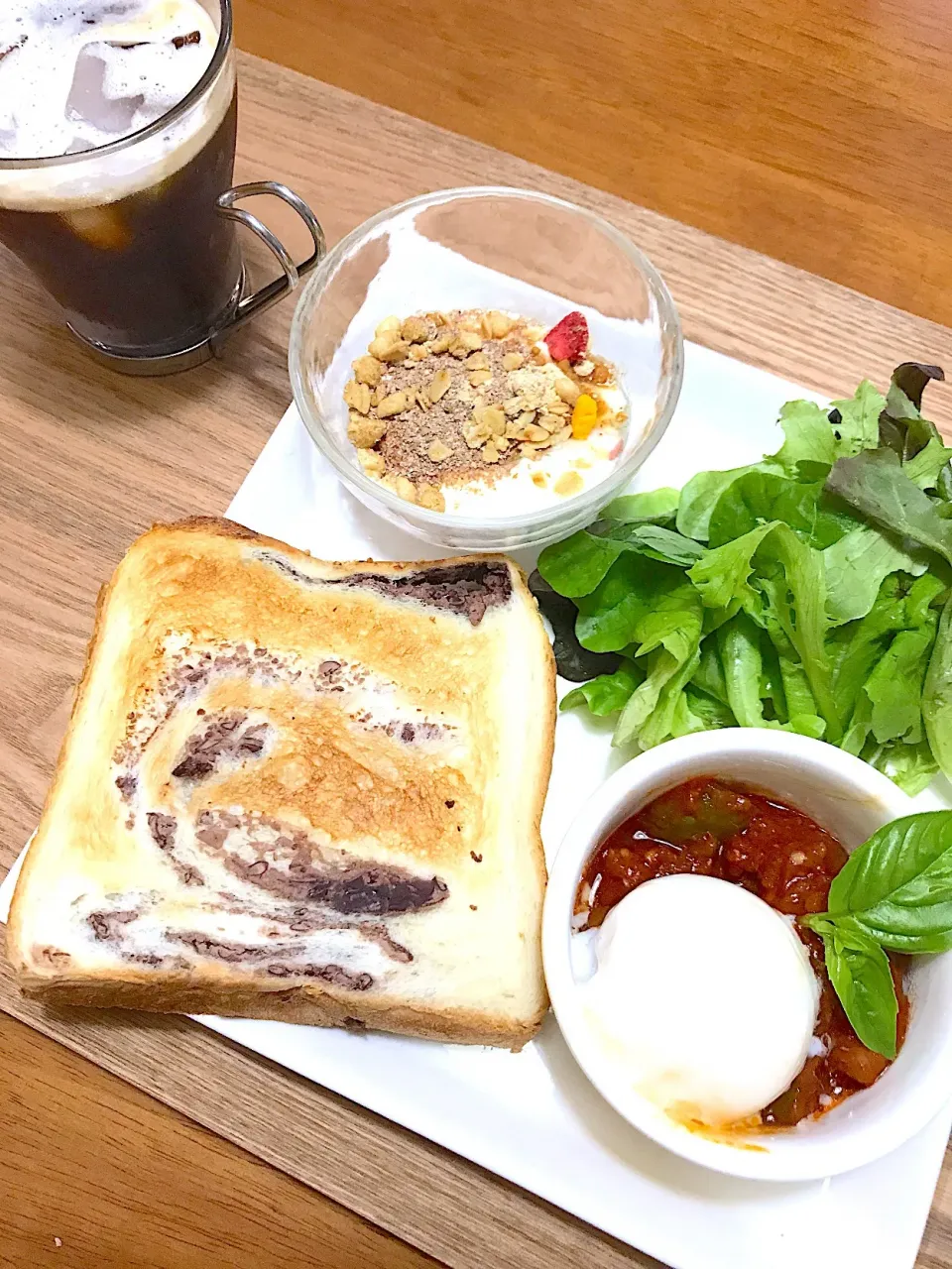 Snapdishの料理写真:今日の朝食はお初のあん食パン|AKKOさん