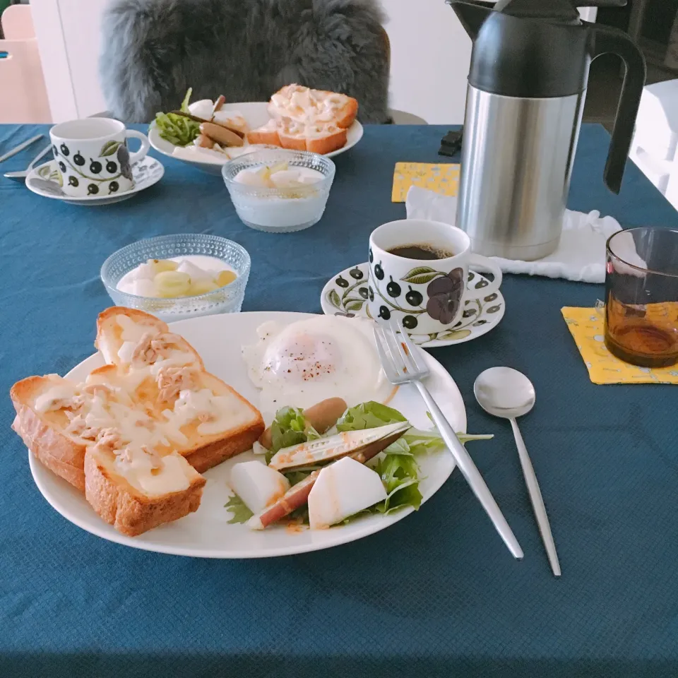 Snapdishの料理写真:#スマイルボール とツナのチーズトーストで日曜日の #朝ごパン|gintanさん