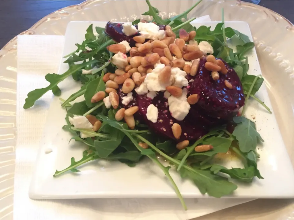 Homegrown Beet and Arugula Salad with Feta and Pinenuts|K Goodnessさん