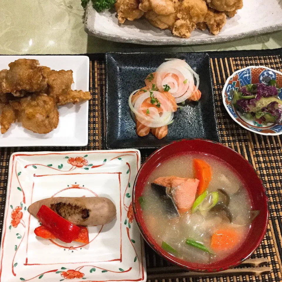 Snapdishの料理写真:今日の晩御飯 スマイルボールで作って見ました😋サーモンと玉ねぎのミルフィーユ|yumisukeさん