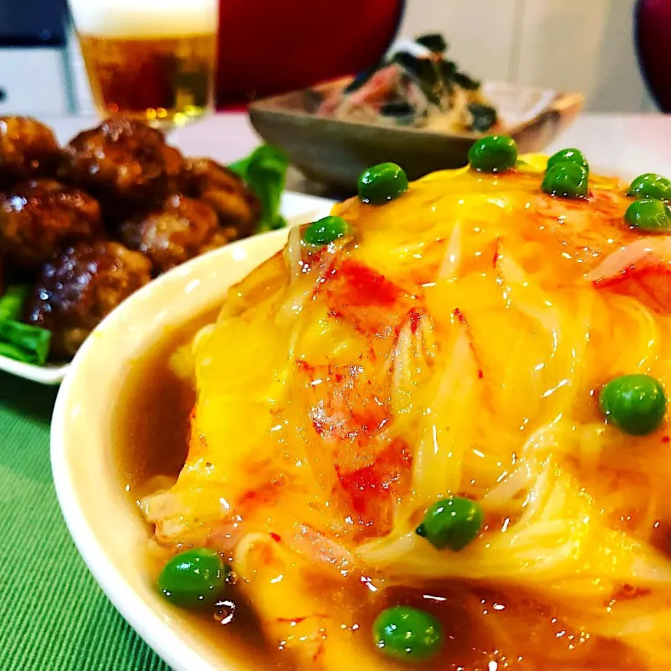 Snapdishの料理写真:カニカマで簡単お安い天津飯🍚|ハマちゃんさん