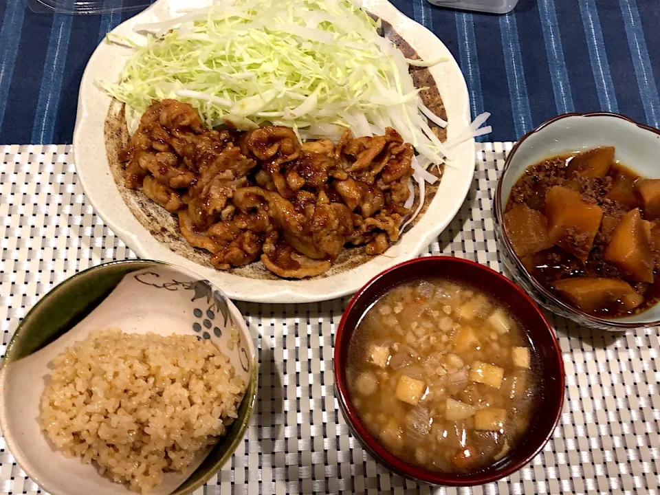 豚の生姜焼きと玄米ごはん、そば米雑炊、大根のトロトロ煮|amiさん