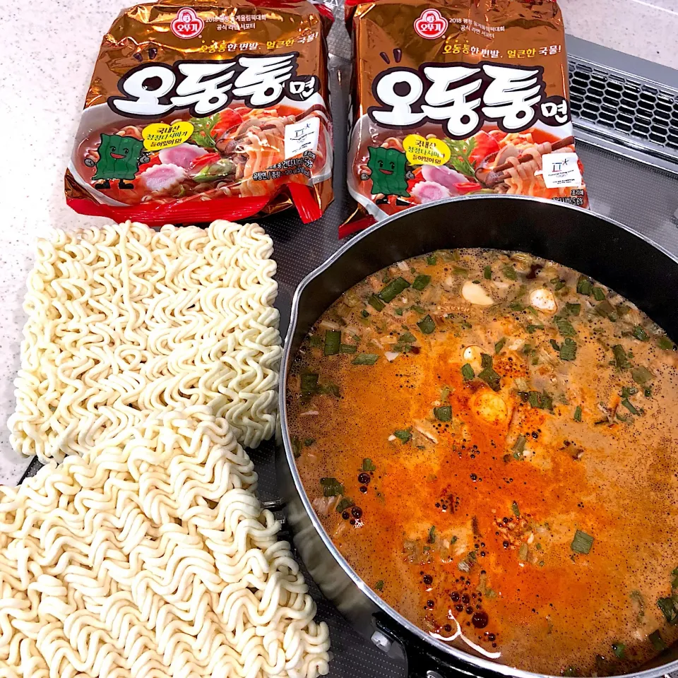 Snapdishの料理写真:#オドンドン ノグリの類似品オドンドンは麺が四角‼️ノグリは丸だからね😆 #ノグリ|ヨッチャンさん