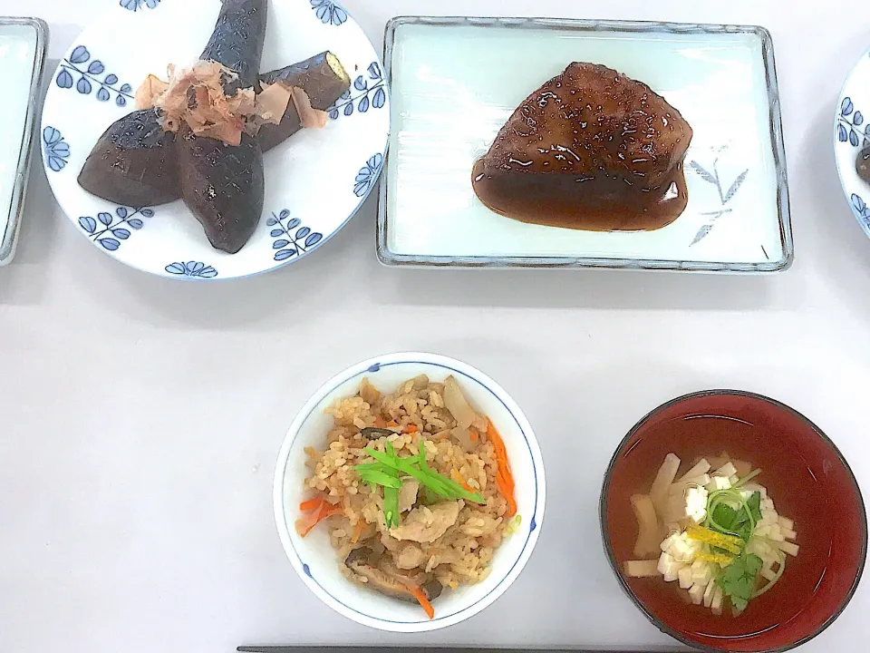 ・五目御飯
・菊花豆腐のお吸い物
・まぐろのステーキ
・なす焼き|ちゃむさん