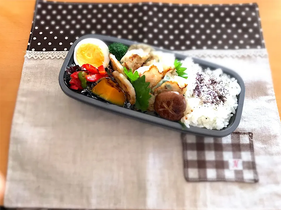 むね大葉梅餃子🥟🐓😆
ゆで卵🥚
かぼちゃの煮物🎃
無限パプリカ ピーマン✨
蓮根甘辛😋
椎茸ソテー🍄
🥦🍚|あやこさん