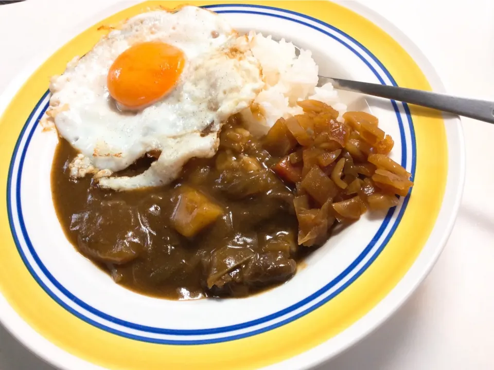 Snapdishの料理写真:今宵は、美味しいカレーライス🍛
目玉焼きトッピング🍳😋|アライさんさん