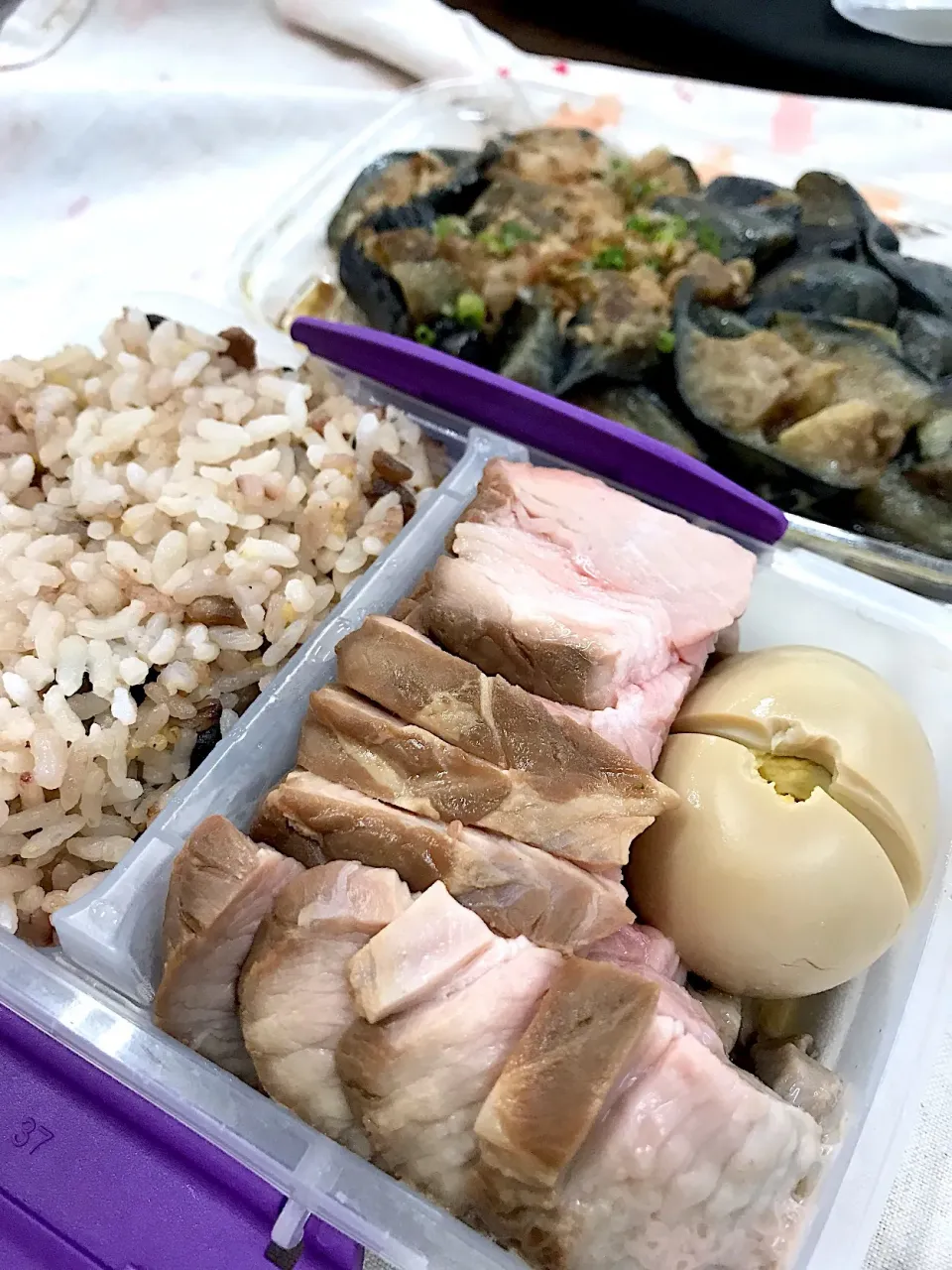 Bentos 
煮豚が弁当を助けてくれる（＾∇＾）
 #bento 
 #pork|コマツ菜さん