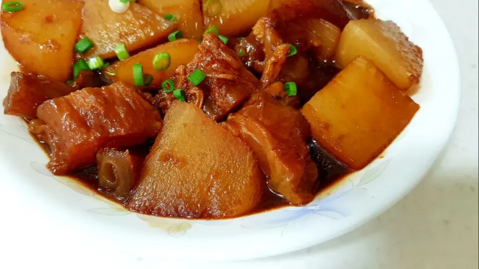 braised tendon and radish|steven z.y.さん