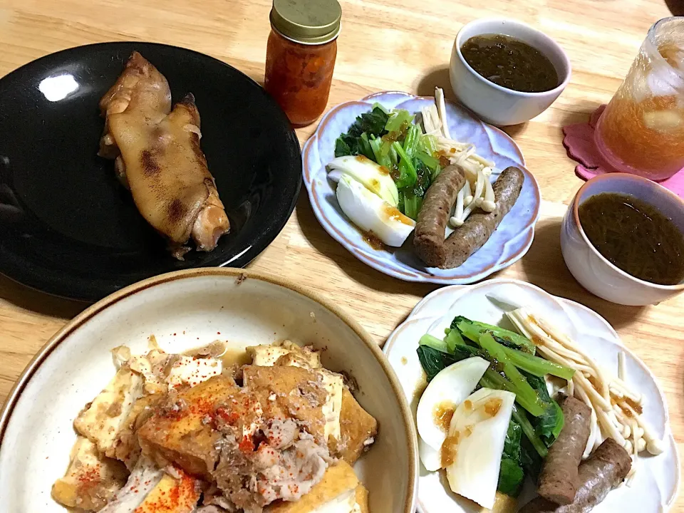 義兄の作ったソーセージとスマイルボール入り温サラダ🥗
みのう豚の豚足
豚肉と厚揚げの煮物
沖縄もずく酢|さくたえさん