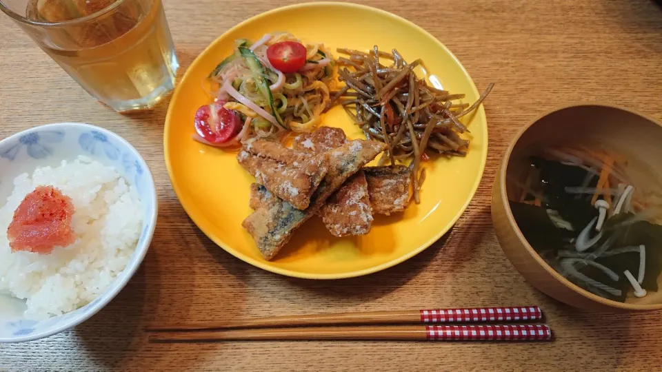 秋刀魚の竜田揚げ&春雨サラダ&野菜色々和風汁&残りのきんぴら|しほさん