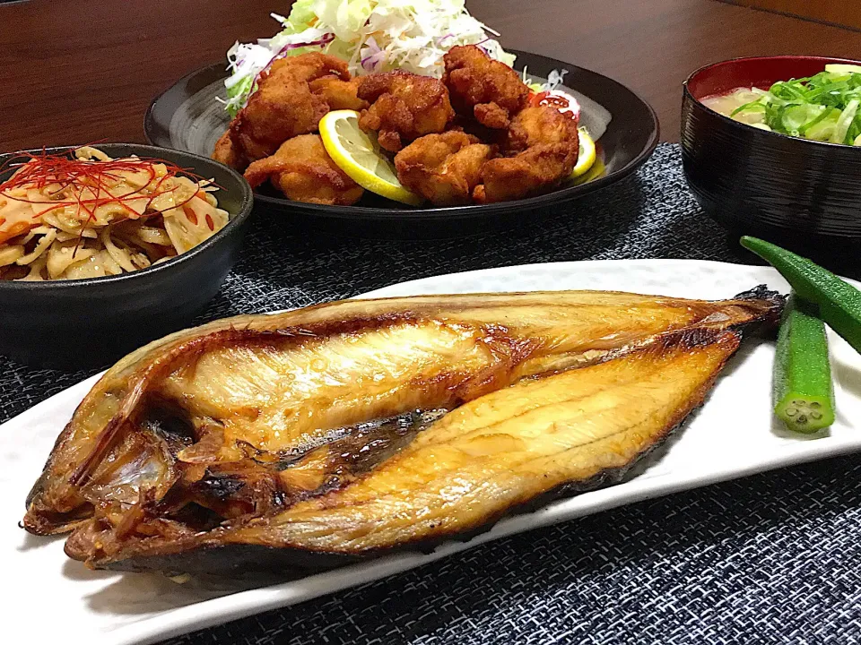 ホッケの開き
唐揚げ
レンコンのきんぴら
豚汁|みっきーさん