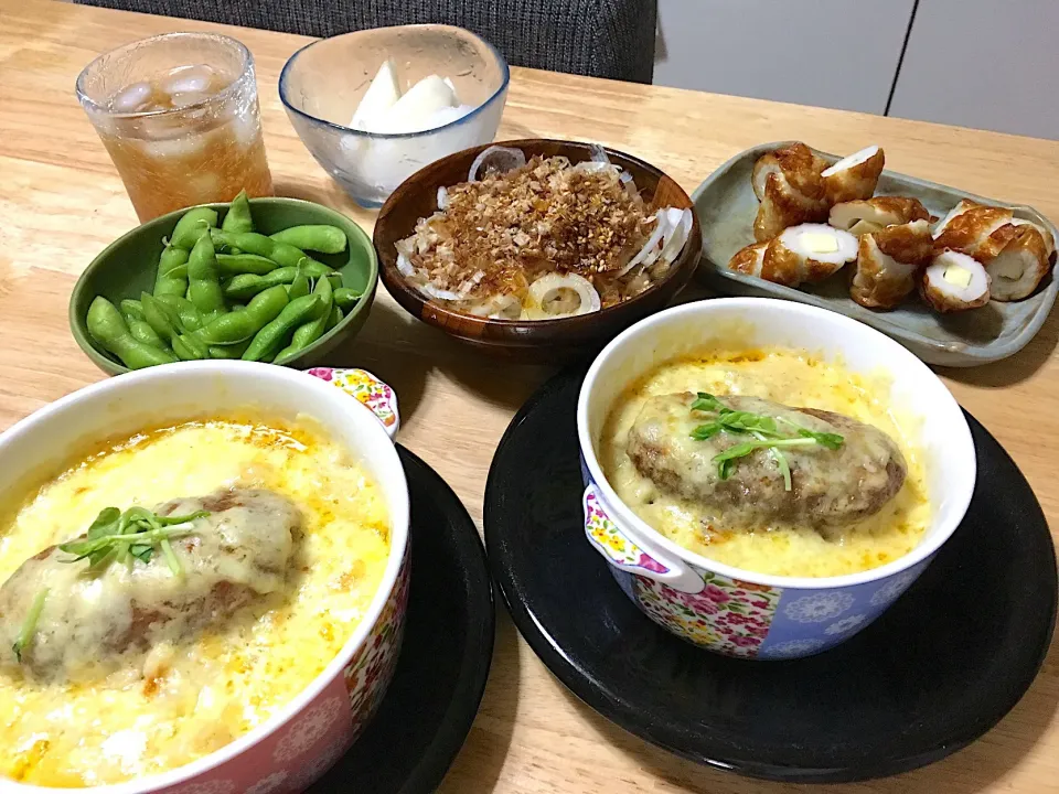 カレーハンバーグドリア
スマイルボールのオニスラ
枝豆
チーズ竹輪
（✿◕‿◕)ﾉﾞ ♬♫+ﾟ：｡*ｺﾝﾊﾞﾝヮ♬♫+ﾟ：｡*|さくたえさん